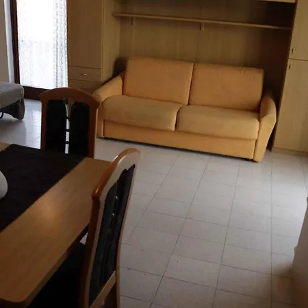 In Lazise/gardasee 21938 Apartment